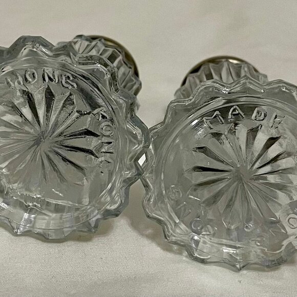 Vintage Large Fluted Glass with Silverplate Salt & Pepper Shakers โ Made in Hong - Picture 3 of 4
